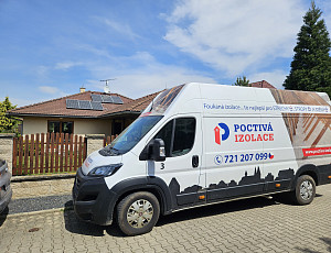 Zateplení stropu rodinného domu pomocí foukané izolace